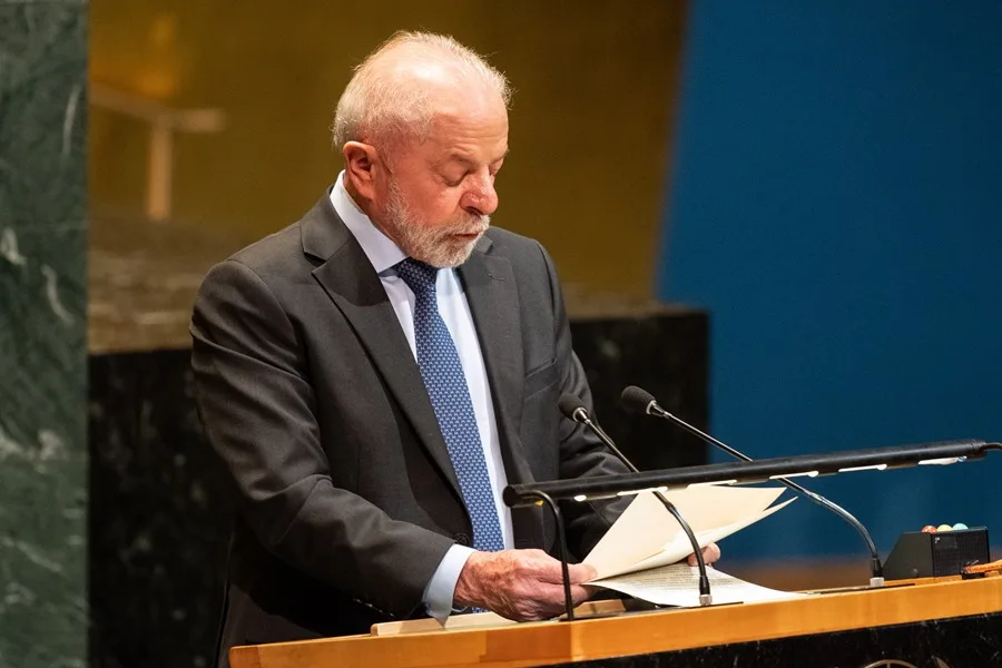 El presidente brasileño, Luiz Inácio Lula da Silva, habla en la sede de las Naciones Unidas (ONU) en Nueva York, Nueva York, Estados Unidos. EFE/EPA/LEV RADIN