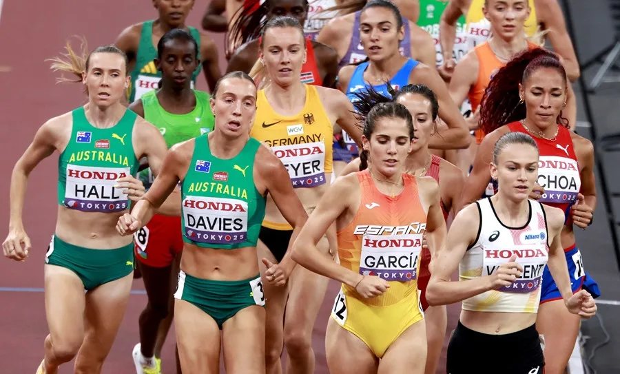 La española Marta García compite en las eliminatorias de 5.000 metros femeninos