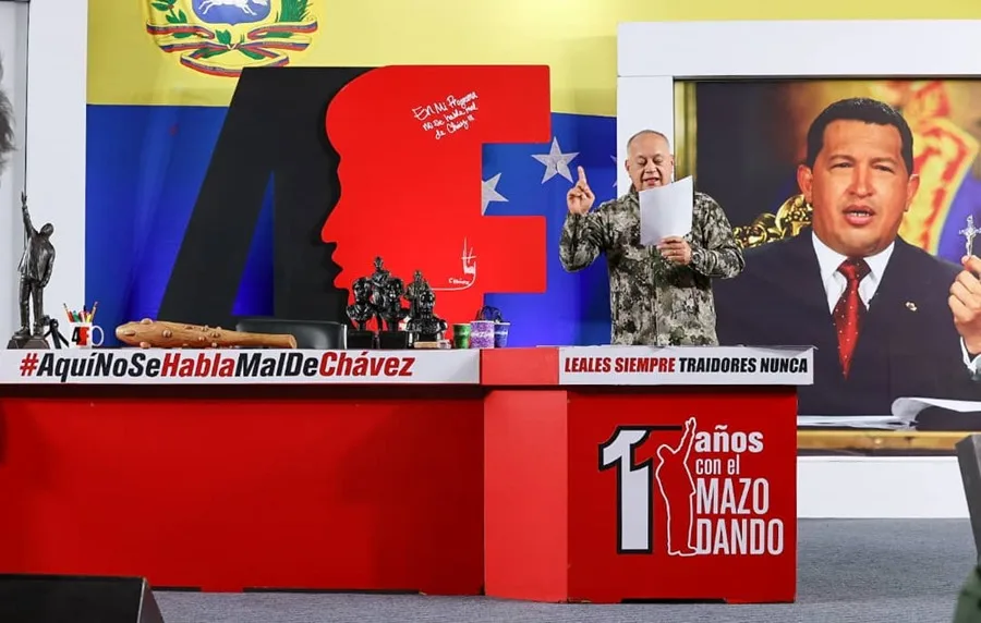 Fotografía de archivo cedida por Prensa del Ministerio de Interior, Justicia y Paz del ministro de Interior, Diosdado Cabello, hablando en su programa semanal de televisión 'Con El Mazo dando' en Caracas (Venezuela). EFE/ Prensa del Ministerio de Interior Justicia y Paz