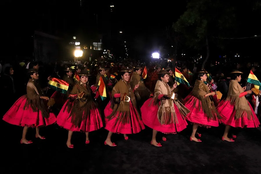 Mujeres bailan en el desfile por el Día Nacional de la Morenada este sábado, en La Paz (Bolivia). EFE/ Gabriel Márquez