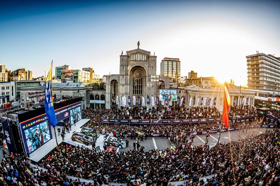 Fotografía cedida por la Federación Internacional del Automóvil (FIA) de la ceremonia inaugural del Campeonato Mundial de Rally WRC Rally Chile Bio Bío 2025 en Chile. EFE/ Federación Internacional del Automóvil