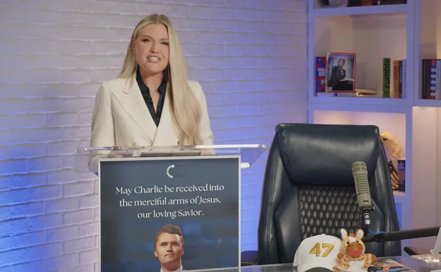 Captura de video cedida por la organización sin ánimo de lucro Turning Point USA de la esposa del comentarista conservador Charlie Kirk, Erika, durante una declaración este viernes, en Phoenix (EE.UU.). EFE/ Turning Point Usa