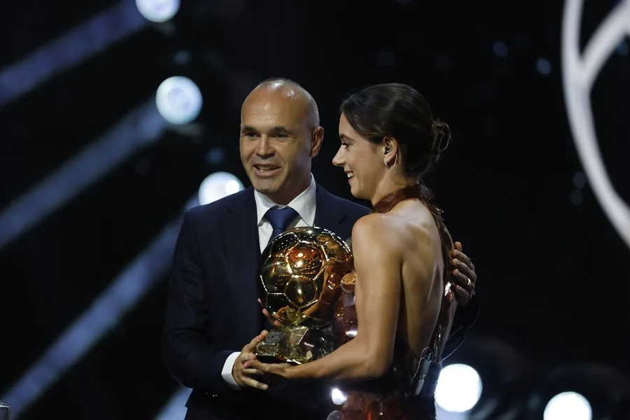 Aitana Bonmatí conquista su tercer Balón de Oro consecutivo