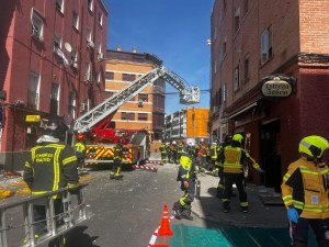 Al menos 21 heridos, 3 de gravedad, en la explosión de un bar en Vallecas (Madrid)