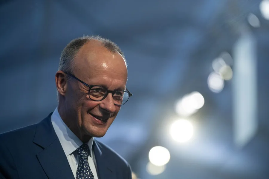 Alemania reivindica el acuerdo UE-Mercosur frente a la dependencia de China y el giro de EEUU. En la imagen, El canciller alemán, Friedrich Merz, durante un acto en Juelich, Alemania, el pasado 5 de septiembre. EFE/EPA/FABIAN STRAUCH