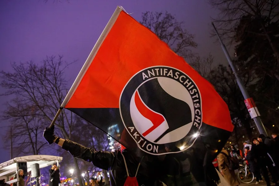 ¿Qué es Antifa, el movimiento antifascista sin estructura que Trump quiere calificar de "terrorista"?