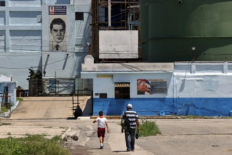 La crisis energética provoca apagones simultáneos en más de la mitad de Cuba