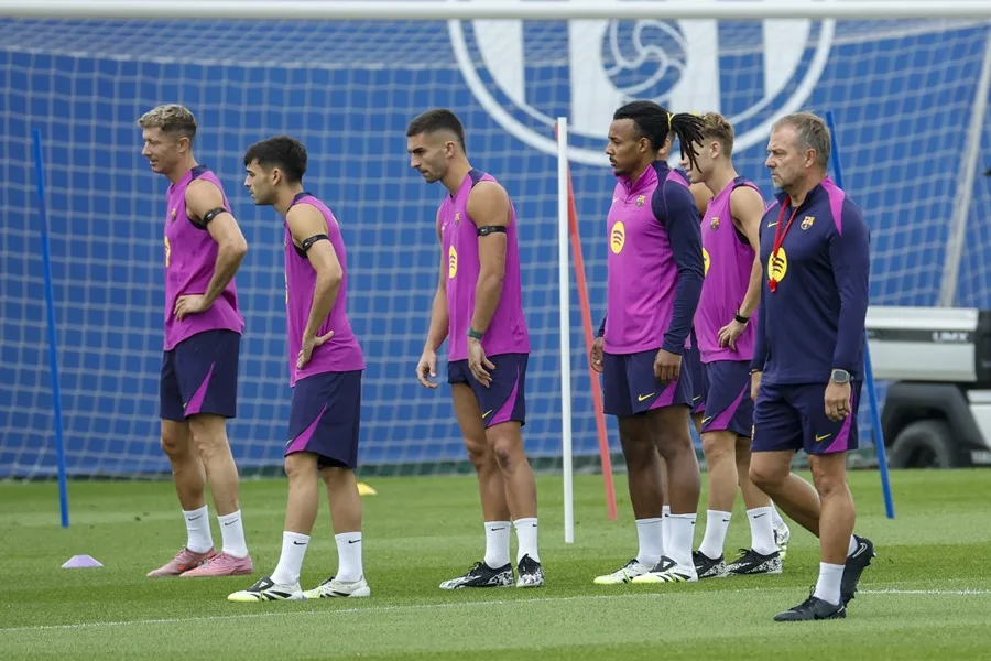 Flick confirma la baja de Lamine y critica al seleccionador De la Fuente