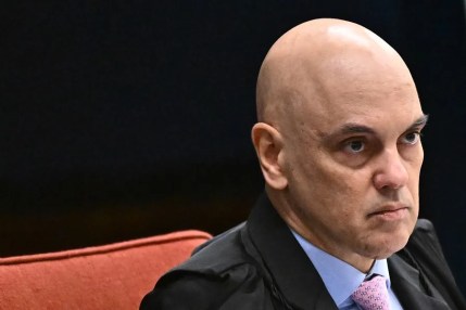 El juez instructor del juicio contra Bolsonaro dice que el expresidente de Brasil buscaba "perpetuarse en el poder"