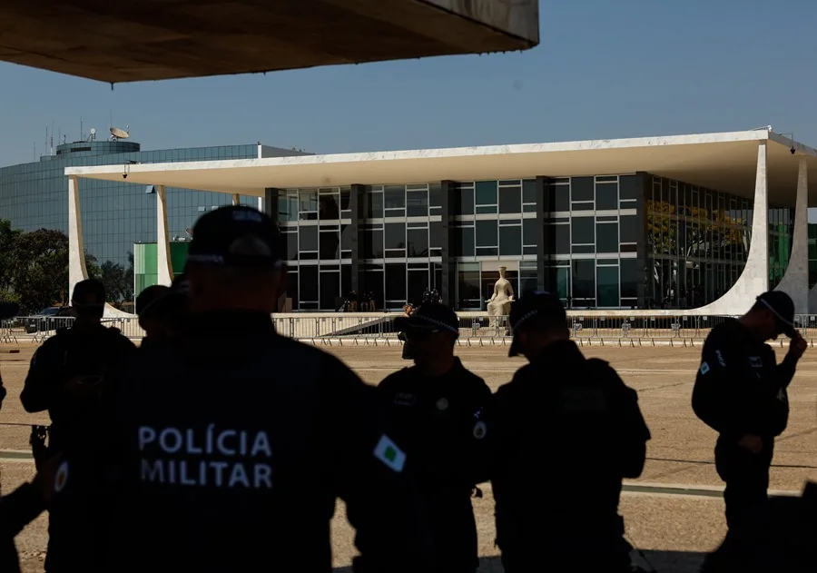 El tercer juez del caso Bolsonaro pide anular el proceso por "incompetencia" de la Corte Suprema