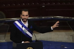 La CIDH otorga medidas cautelares para dos abogados críticos de Bukele presos en El Salvador