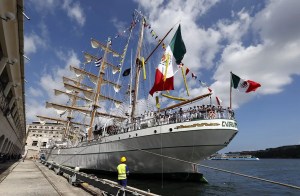 El buque escuela mexicano Cuauhtémoc reanuda sus operaciones tras chocar con el puente de Brooklyn
