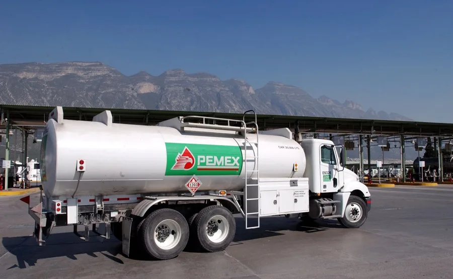 México admite que Pemex presiona las finanzas públicas por su elevada deuda