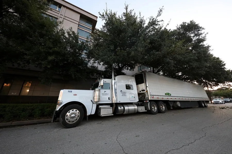 Texas ordena a la policía estatal hacer cumplir los requisitos de inglés para los camioneros