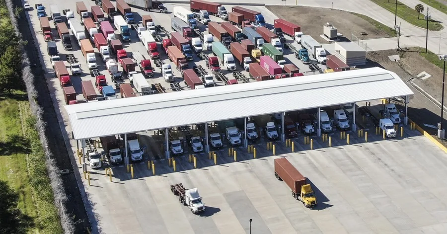 Texas ordena a la policía estatal hacer cumplir los requisitos de inglés para los camioneros