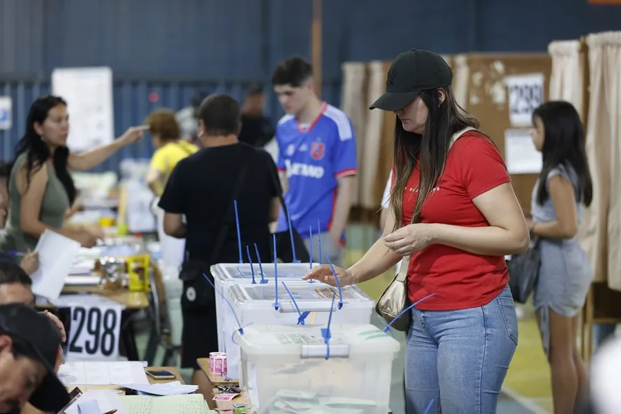 El Congreso de Chile aprueba una reforma para limitar el voto extranjero y multa por no sufragar
