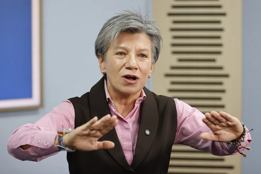Claudia López quiere ganar la Presidencia de Colombia para "arreglar desperdicio histórico" de Petro