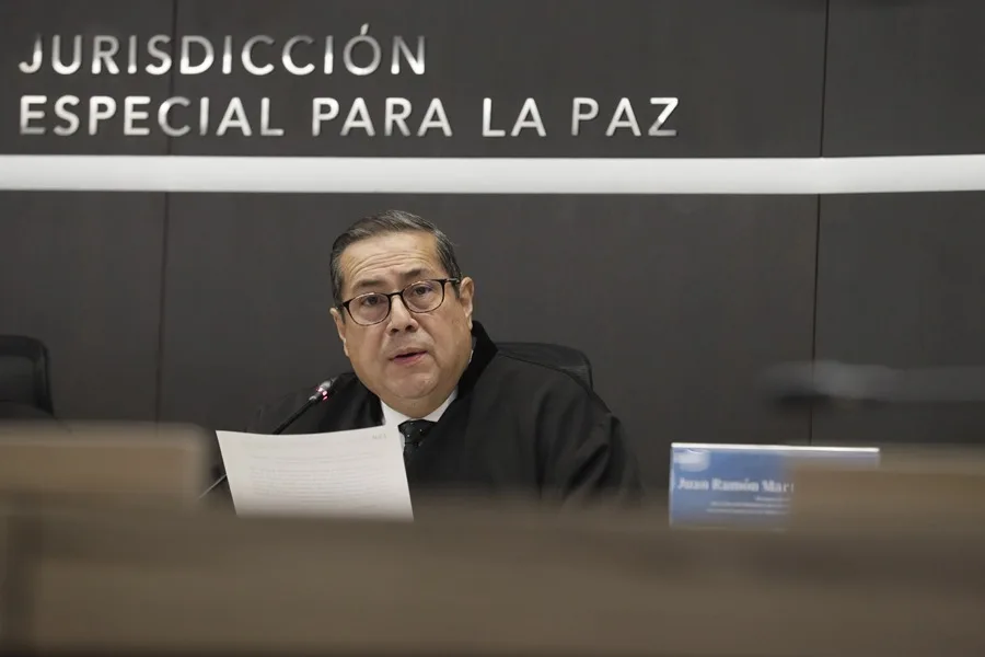 Los últimos jefes de las FARC son condenados a penas alternativas de ocho años por sus secuestros en Colombia