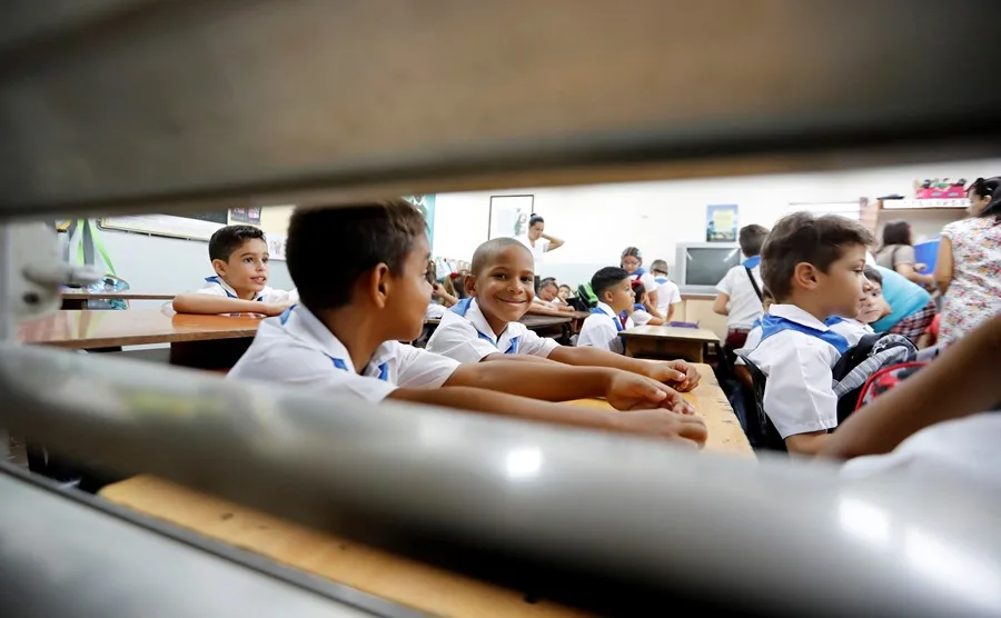 La falta de profesores y uniformes marca el inicio del nuevo curso escolar en Cuba