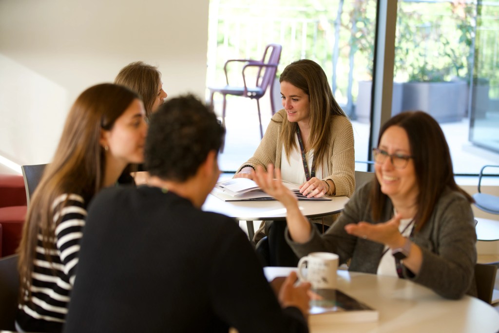 Talleres de asesoramiento de la Fundación Pasqual Maragall. Fotografía de la Fundación Pasqual Maragall