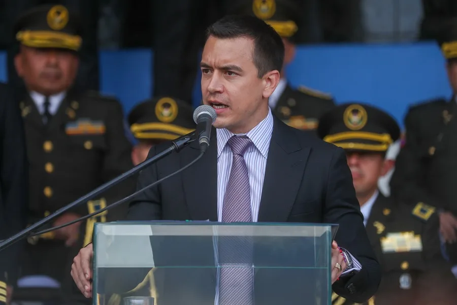 El presidente de Ecuador dice que no cederá ante quienes quieren "desestabilizar el país"