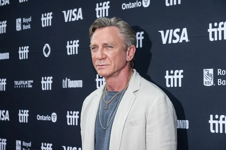 El actor inglés Daniel Craig llega a la proyección de la película «Wake Up Dead Man: A Knives Out Mystery» durante la 50.ª edición del Festival Internacional de Cine de Toronto (TIFF), en Toronto, Canadá. EFE/EPA/EDUARDO LIMA