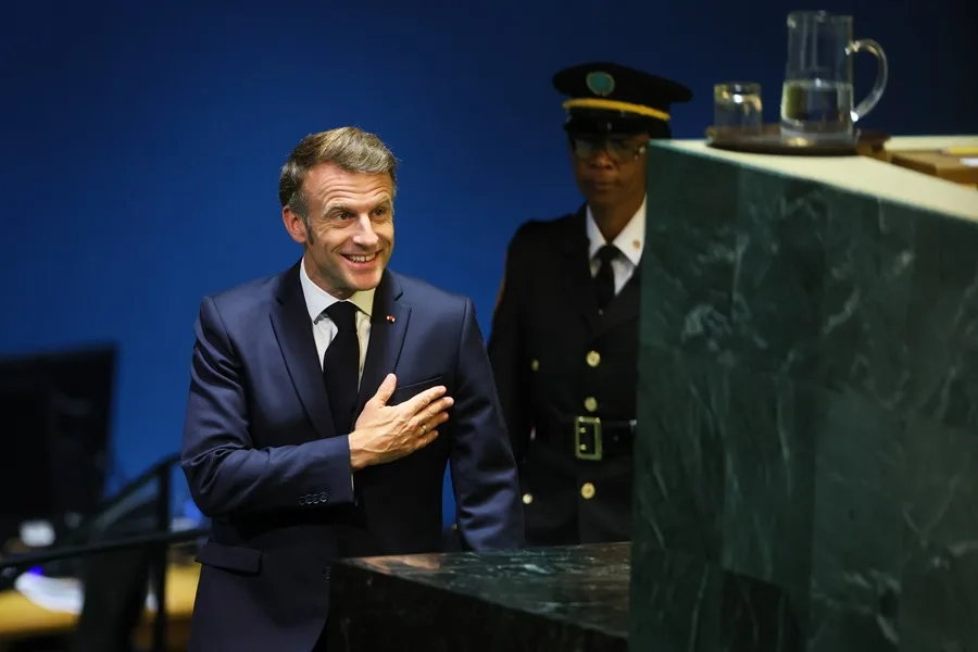 El presidente francés, Emmanuel Macron, interviene durante el Debate General de la 80ª sesión de la Asamblea General de las Naciones Unidas (AGNU) en la sede de las Naciones Unidas en Nueva York. EFE/EPA/LESZEK SZYMANSKI