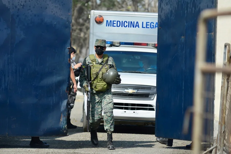 Al menos 17 fallecidos en un enfrentamientos entre reos en una cárcel de la costa de Ecuador