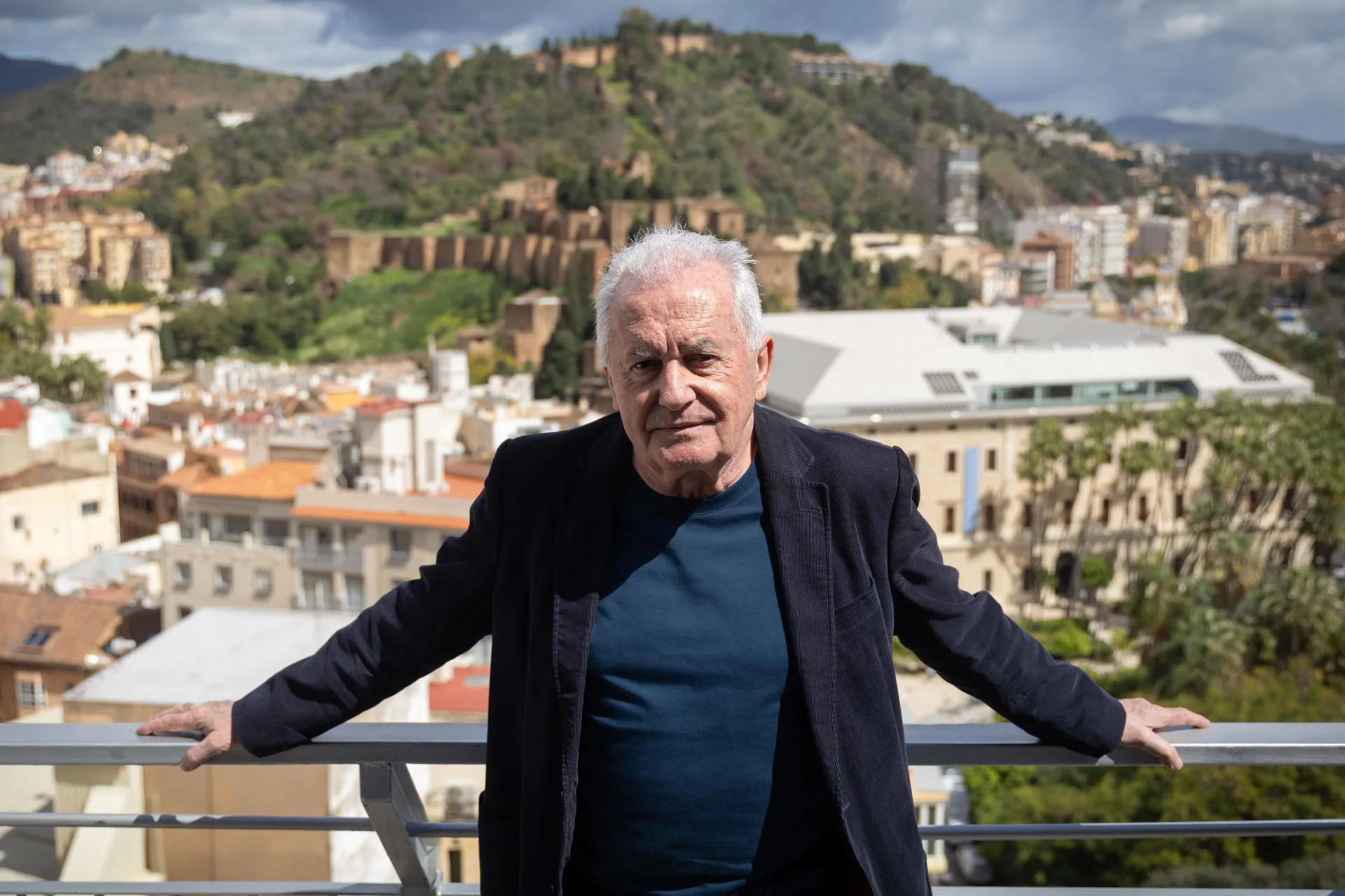 El cantante español Víctor Manuel anuncia su primer disco después de siete años