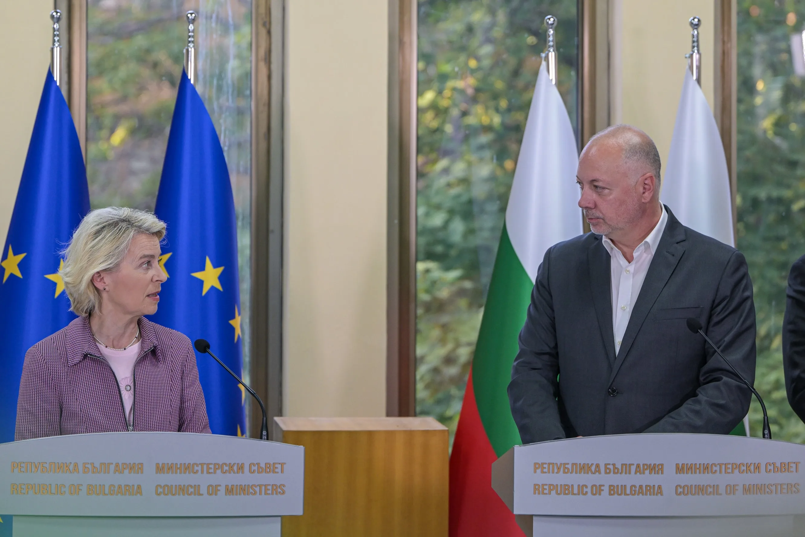 El líder búlgaro minimiza el incidente con GPS de Von der Leyen y rechaza investigarlo