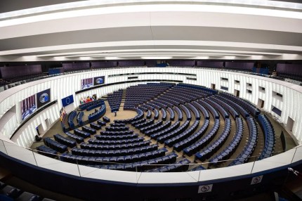Eurocámara continúa evaluando el uso de las lenguas cooficiales en el pleno dice Metsola. En la imagen, Vista interior del hemiciclo del Parlamento Europeo en Estrasburgo, Francia, en una imagen de archivo. EFE/EPA/CHRISTOPHE PETIT TESSON