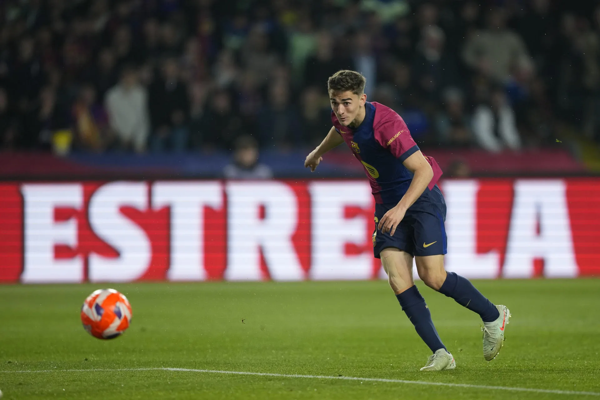 Gavi, entre cuatro y cinco meses de baja tras ser sometido a una artroscopia