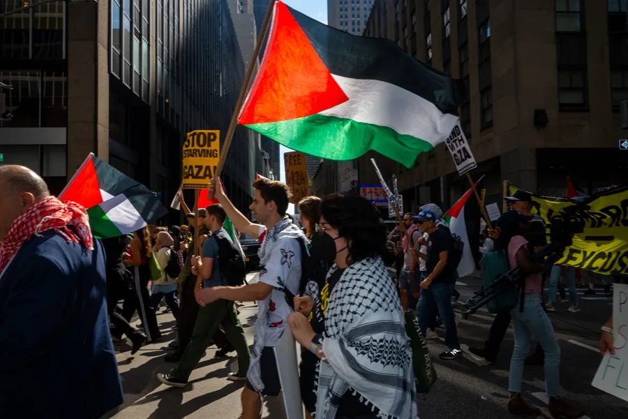 Unas 2.000 personas marchan en Nueva York contra Benjamín Netanyahu y la guerra de Gaza