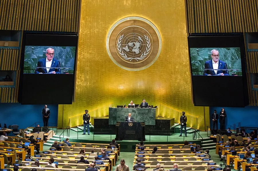 El presidente de Irán asegura ante la ONU que la República Islámica no busca armas atómicas