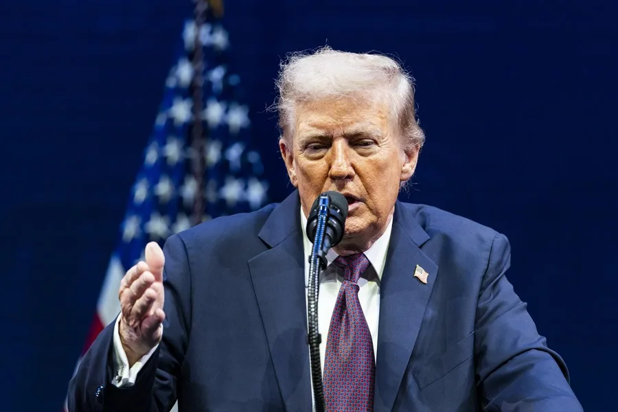 El presidente de Estados Unidos, Donald Trump, habla en un evento en Washington, DC, EE. UU. EFE/EPA/JIM LO SCALZO / POOLVSKI