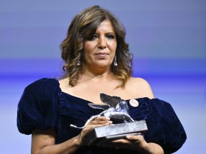 La directora tunecina, Kaouther Ben Hania, recogió el galardón en el Palacio del Cine del Lido veneciano