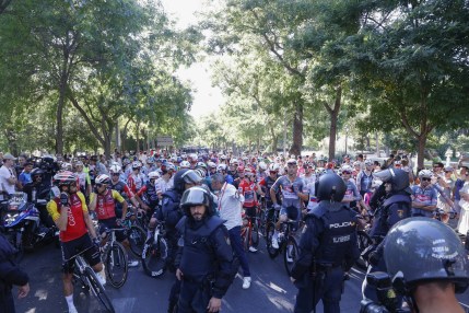 La UCI condena "la instrumentalización del deporte con fines políticos"