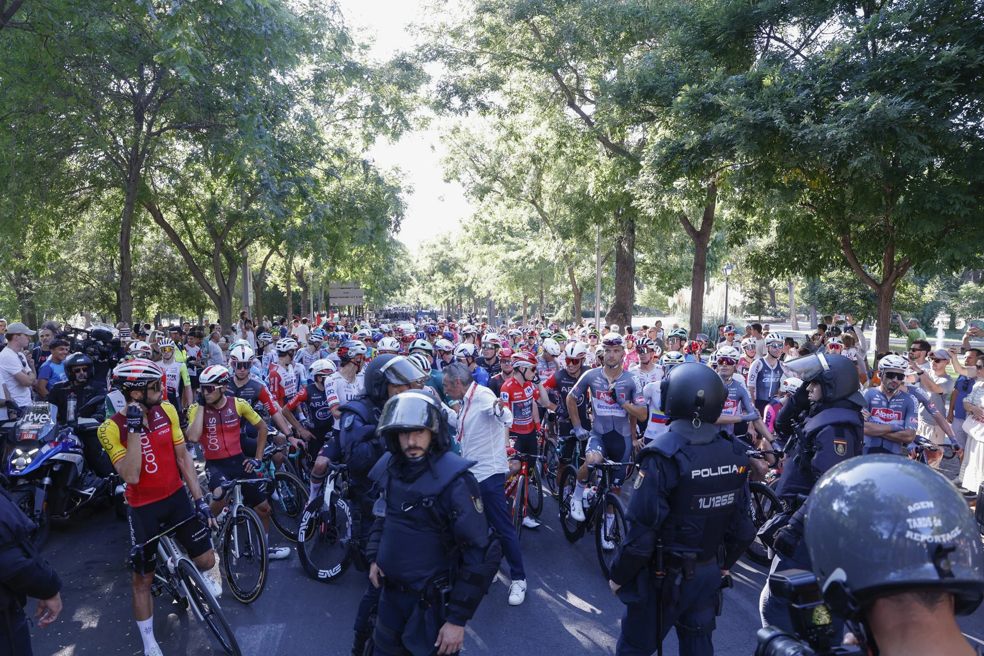 La UCI condena "la instrumentalización del deporte con fines políticos"
