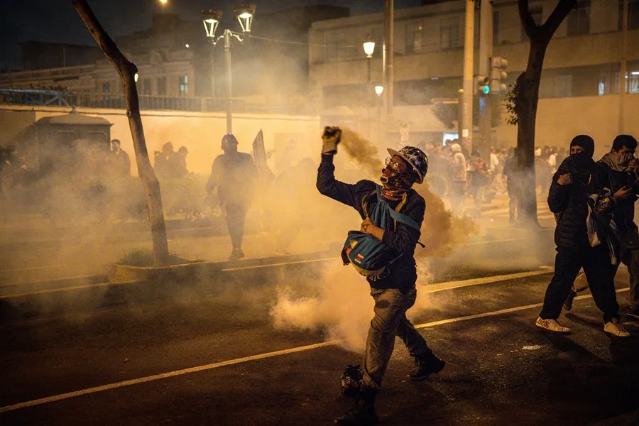 Las protestas en Lima dejan 24 heridos y seis detenidos, uno de ellos de catorce años
