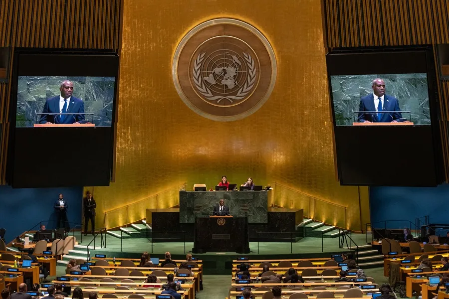 El ministro de Exteriores de Reino Unido dice que Rusia usa la IA para multiplicar su propaganda en el mundo