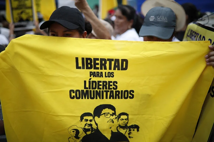 Una corte de El Salvador absuelve a varios líderes comunitarios acusados de un asesinato de 1989