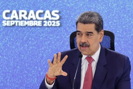 Maduro dice que Venezuela ejerce su derecho a la defensa ante lo que ve como una "agresión" de EE.UU.