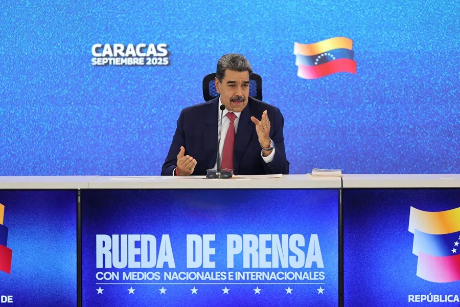 Maduro dice que Venezuela ejerce su derecho a la defensa ante lo que ve como una "agresión" de EE.UU.