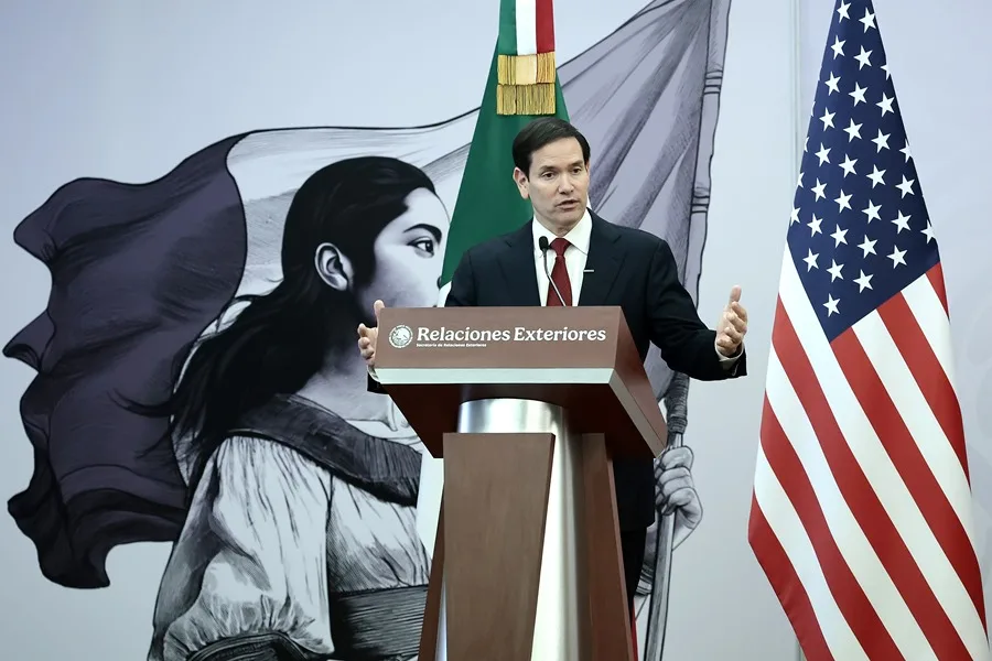 Marco Rubio dice en su visita a México que interceptar cargamentos de droga "ya no funciona"