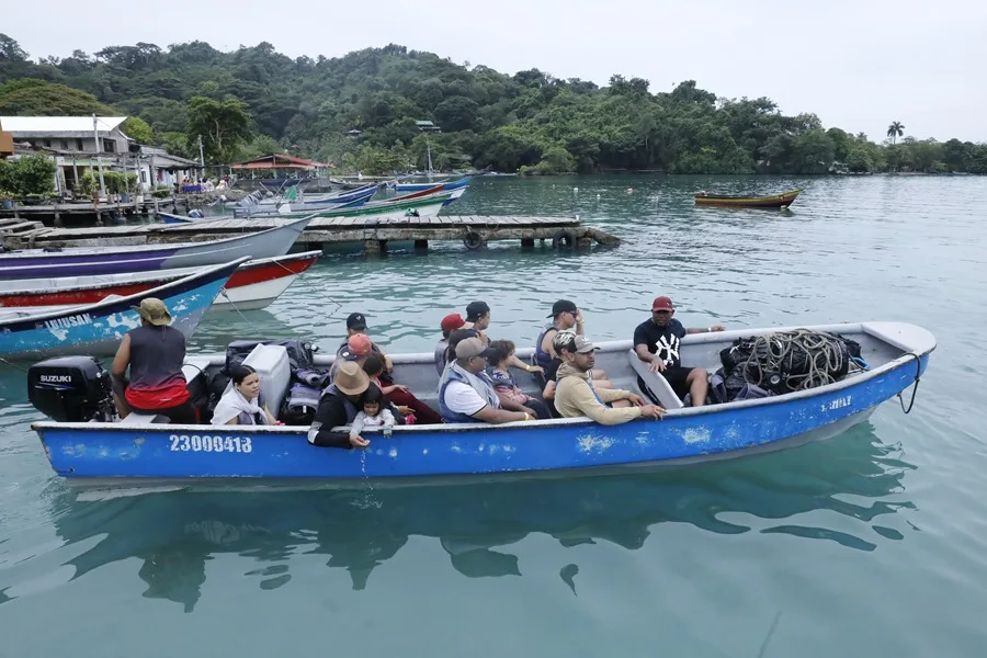 Sorteando el Darién, el éxodo a la inversa de los migrantes se lanza al mar