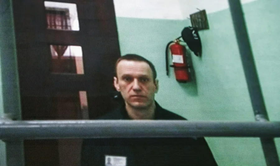 Navalni fue envenenado en prisión, según su viuda