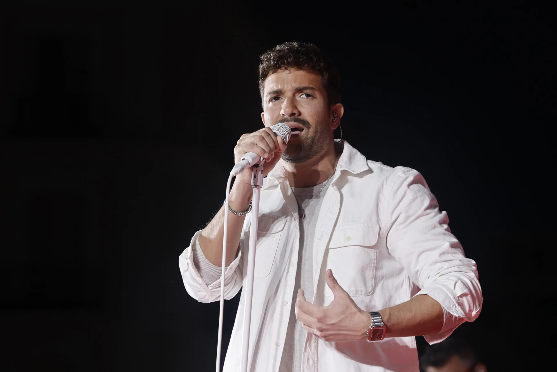 Pablo Alborán estrena su 'KM 0' en un abarrotado kilómetro 0 de Madrid