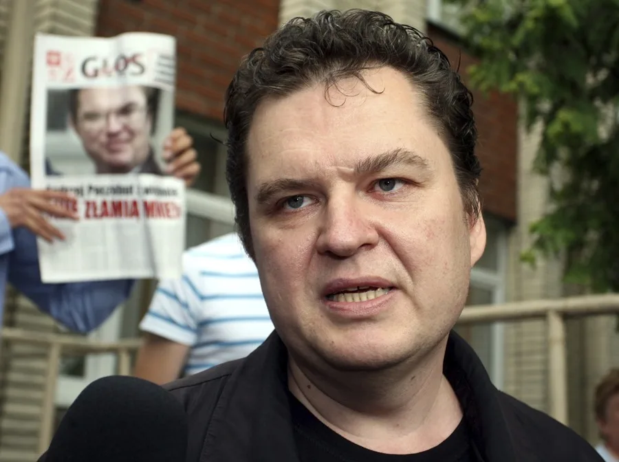 Periodistas en Palestina, Andrzej Poczobut y Charlie Kirk, entre los nominados al Sájarov. En la imagen, El polaco Andrzej Poczobut atiende a los medios en Grodno, Bielorrusia, en una imagen de archivo. EFE/EPA/ Tatyana Zenkovich