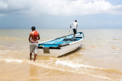 Los pescadores de Trinidad y Tobago, atrapados en las tensiones entre EE.UU. y Venezuela
