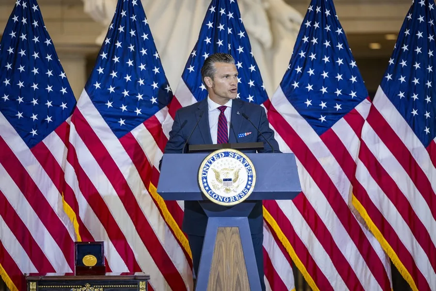 Donald Trump oficializa el regreso del Departamento de Guerra de EE.UU.